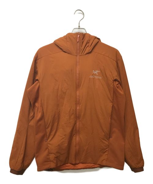 ARC'TERYX（アークテリクス）ARC'TERYX (アークテリクス) ATOM AR HOODY オレンジ サイズ:SIZE Mの古着・服飾アイテム