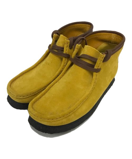 CLARKS（クラークス）CLARKS (クラークス) wu-tang clan (ウータンクラン) コラボワラビーブーツ イエロー サイズ:US9の古着・服飾アイテム