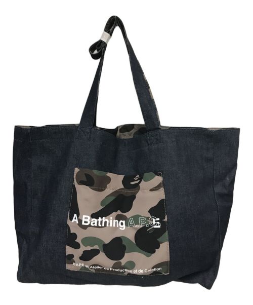 A BATHING APE（アベイシングエイプ）A BATHING APE (アベイシングエイプ) A.P.C. (アーペーセー) リバーシブルデニム・カモフラトートバッグ ブラックの古着・服飾アイテム