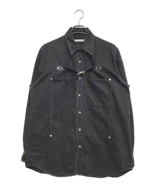 JOHN LAWRENCE SULLIVAN（ジョンローレンスサリバン）JOHN LAWRENCE SULLIVAN (ジョンローレンスサリバン) FRONT SIDE BELTED DENIM SHIRT ブラック サイズ:44の古着・服飾アイテム