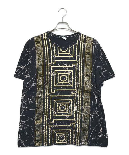 VERSACE（ヴェルサーチ）VERSACE (ヴェルサーチェ) 総柄tシャツ ブラック サイズ:XLの古着・服飾アイテム