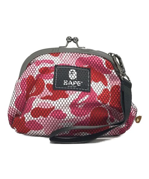 A BATHING APE（アベイシングエイプ）A BATHING APE (アベイシングエイプ) ABC CAMO CLASP MESHショルダーバッグ ピンクの古着・服飾アイテム