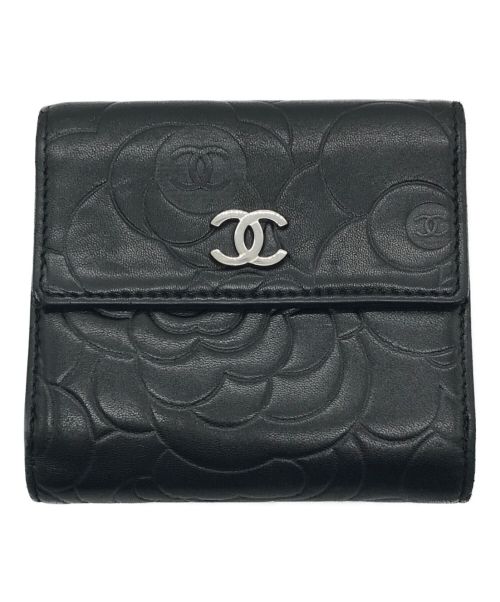 CHANEL（シャネル）CHANEL (シャネル) カメリアダブルホックコンパクトウォレット ブラックの古着・服飾アイテム