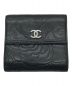 CHANEL（シャネル）の古着「カメリアダブルホックコンパクトウォレット」｜ブラック