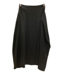 Y's（ワイズ）の古着「CREPE de CHINE PANEL TUCK FLARED SKIRT」｜ブラック