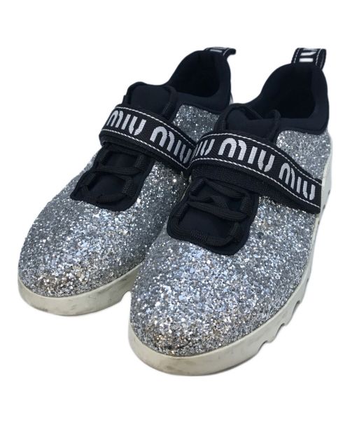 MIU MIU（ミュウミュウ）MIU MIU (ミュウミュウ) グリッターベルテッドスニーカー シルバー サイズ:23.5の古着・服飾アイテム