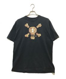 stussy（ステューシー）の古着「スカルロゴプリントTシャツ」｜ブラック