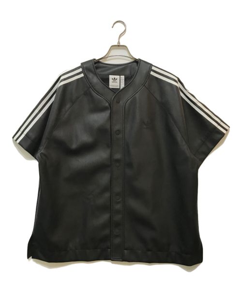 adidas（アディダス）adidas (アディダス) フェイクレザー アディカラー スリーストライプス ベースボールシャツ ブラック サイズ:XL 未使用品の古着・服飾アイテム