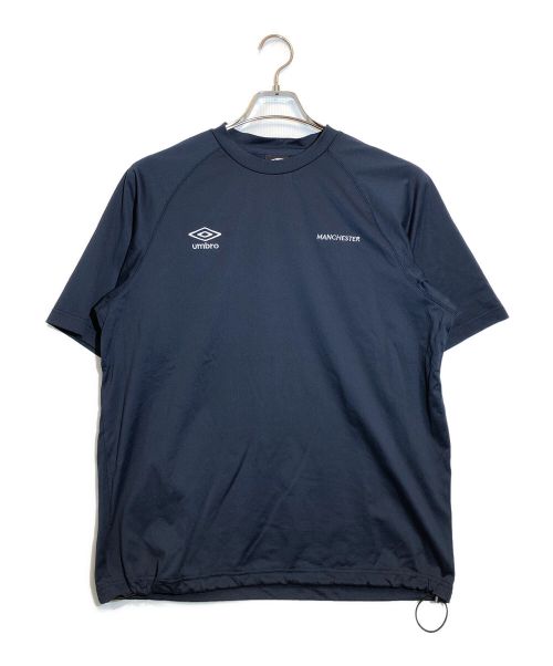 UMBRO（アンブロ）UMBRO (アンブロ) PUBLUX (パブリュクス) 別注 UMBRO ワンポイントロゴ ドローコードTシャツ ネイビー サイズ:SIZE Lの古着・服飾アイテム