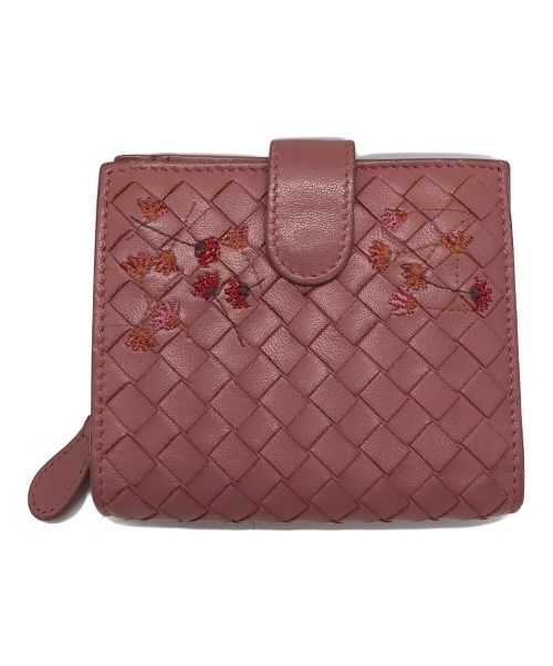 BOTTEGA VENETA（ボッテガベネタ）BOTTEGA VENETA (ボッテガベネタ) フラワー刺繍イントレチャート二つ折り財布 ピンクの古着・服飾アイテム