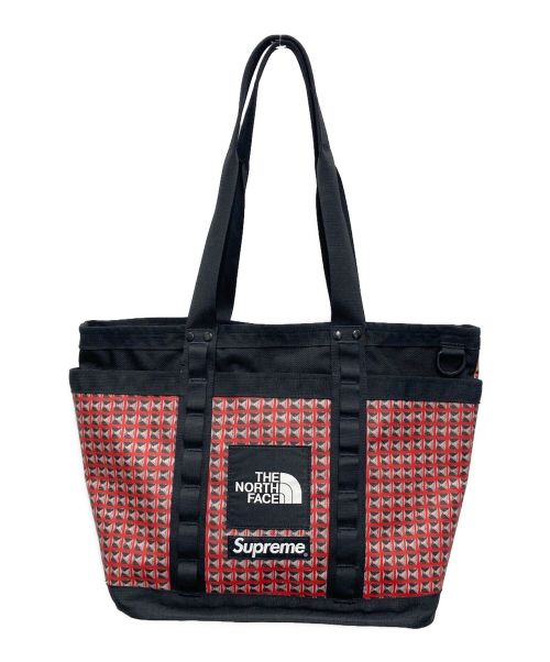 SUPREME（シュプリーム）Supreme (シュプリーム) THE NORTH FACE (ザ ノース フェイス) Studded Explore Utility Tote レッド×ブラックの古着・服飾アイテム