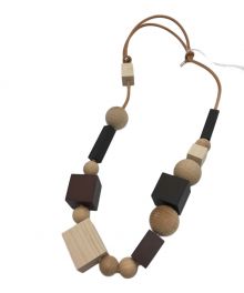 soe ready to wear（ソーイレディトゥウェア）の古着「WOOD FIGURE NECKLACE」｜ベージュ