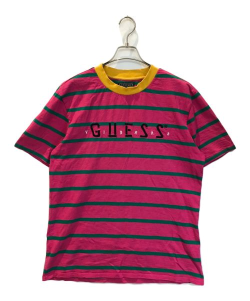 GUESS（ゲス）GUESS (ゲス) J.balvin (J．バルヴィン) アーティストコラボボーダーTシャツ ピンク サイズ:Sの古着・服飾アイテム