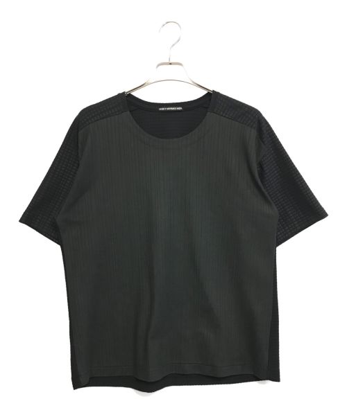 ISSEY MIYAKE（イッセイミヤケ）ISSEY MIYAKE (イッセイミヤケ) 半袖カットソー ブラック サイズ:3の古着・服飾アイテム