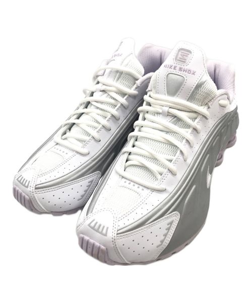 NIKE（ナイキ）NIKE (ナイキ) Shox R4 ホワイト サイズ:28.8の古着・服飾アイテム