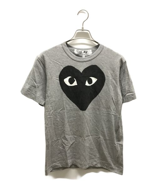 PLAY COMME des GARCONS（プレイ コムデギャルソン）PLAY COMME des GARCONS (プレイ コムデギャルソン) Tシャツ ライトグレー サイズ:Sの古着・服飾アイテム