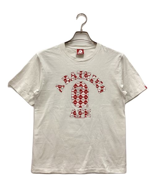 A BATHING APE（アベイシングエイプ）A BATHING APE (アベイシングエイプ) Coca Cola (コカコーラ) プリントTシャツ ホワイト サイズ:Sの古着・服飾アイテム