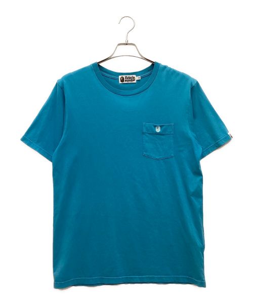 A BATHING APE（アベイシングエイプ）A BATHING APE (アベイシングエイプ) One Point Pocket Overdye Tee / ワンポイント ポケット オーバーダイT スカイブルー サイズ:Mの古着・服飾アイテム