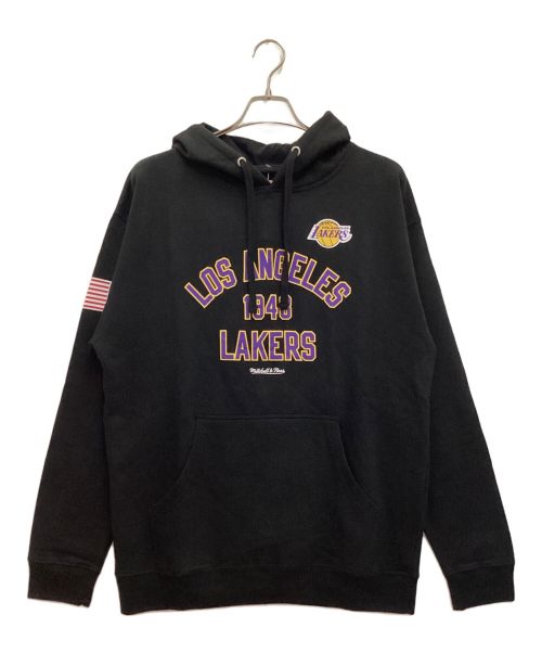 MITCHELL & NESS（ミッチェルアンドネス）MITCHELL & NESS (ミッチェルアンドネス) レイカーズプリントパーカー　プルオーバー　NBA LOS ANGELES LAKERS ブラック サイズ:L 未使用品の古着・服飾アイテム