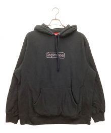 SUPREME×KAWS（シュプリーム×カウズ）の古着「chalk logo hooded sweatshirt / チョーク ロゴ フーデッド スウェットシャツ」｜ブラック