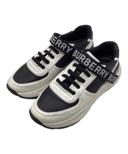 BURBERRY（バーバリー）BURBERRY (バーバリー) RONNIE LOW TRAINER / ロニー ロー トレーナー スニーカー ブラック サイズ:41の古着・服飾アイテム