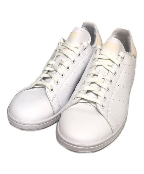 adidas（アディダス）adidas (アディダス) STANSMITH ローカットスニーカー ホワイト×ベージュ サイズ:28の古着・服飾アイテム