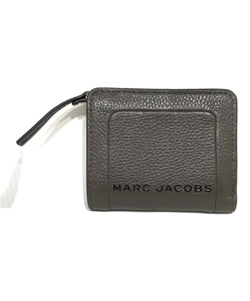 MARC JACOBS（マークジェイコブス）MARC JACOBS (マーク ジェイコブス) レザー ザ テクスチャード ボックス ミニ 二つ折り コンパクト財布 グレーの古着・服飾アイテム