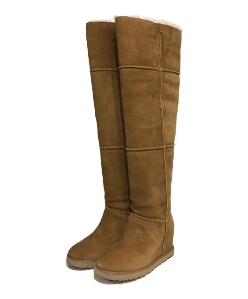 UGG（アグ）UGG (アグ) CLASSIC FEMME ロングブーツ ブラウン サイズ:22.5cmの古着・服飾アイテム