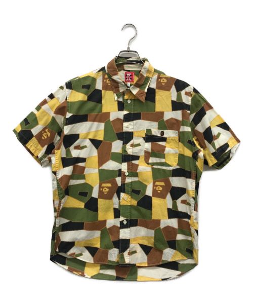 A BATHING APE（アベイシングエイプ）A BATHING APE (アベイシングエイプ) 半袖シャツ ホワイト サイズ:Mの古着・服飾アイテム