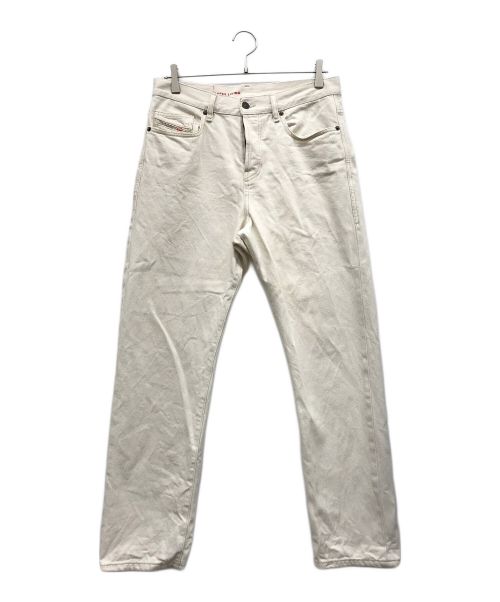 DIESEL（ディーゼル）DIESEL (ディーゼル) テーパードデニムパンツ ホワイト サイズ:W30の古着・服飾アイテム