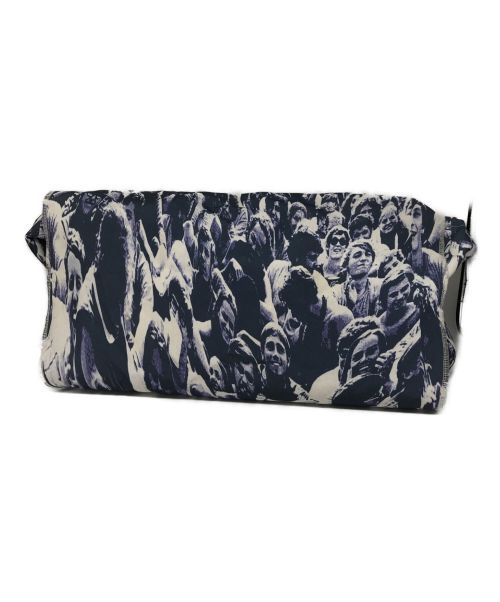 ABSOLUTELY FUCKING BITCH（アブソリュートリ ファッキン ビッチ）ABSOLUTELY FUCKING BITCH (アブソリュートリ ファッキン ビッチ) 1969 print big shoulder bag/1969プリントビッグショルダーバッグ パープルの古着・服飾アイテム