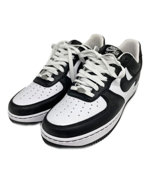 NIKE（ナイキ）NIKE (ナイキ) TERROR SQUAD Terror Squad/Air Force 1 Low QS/FJ5756-100／スニーカー ブラック×ホワイト サイズ:26.5の古着・服飾アイテム