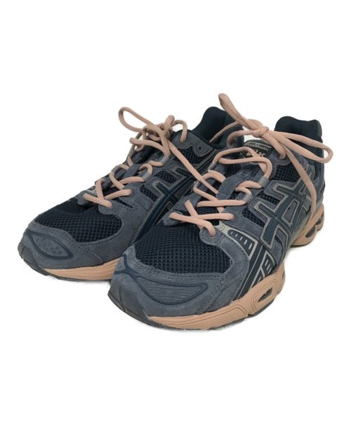 asics（アシックス）asics (アシックス) GEL-NIMBUS 9/1201A584-400 ネイビー×ベージュ サイズ:26.5の古着・服飾アイテム