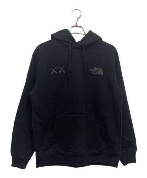 THE NORTH FACE（ザ ノース フェイス）THE NORTH FACE (ザ ノース フェイス) KAWS (カウズ) KAWSコラボ/POPOVER HOODY/プルオーバーパーカー/フーディ/パーカー ブラック サイズ:Mの古着・服飾アイテム