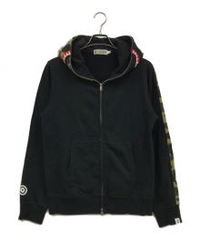 A BATHING APE（アベイシングエイプ）の古着「1st camo green × black 袖切り替えシャークパーカー」｜ブラック