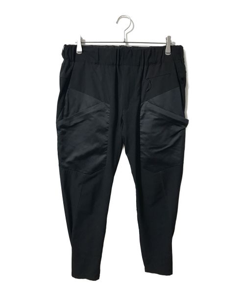 WHITE MOUNTAINEERING（ホワイトマウンテ二アニング）WHITE MOUNTAINEERING (ホワイトマウンテ二アニング) THE TOKYO EX. STRETCHED HYBRID JOGGER PANTS ブラック サイズ:2の古着・服飾アイテム