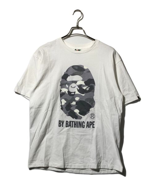 A BATHING APE（アベイシングエイプ）A BATHING APE (アベイシングエイプ) プリントTシャツ ホワイト サイズ:XLの古着・服飾アイテム