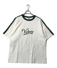 KEBOZ（ケボズ）の古着「ロゴプリントTシャツ」｜ホワイト×グリーン