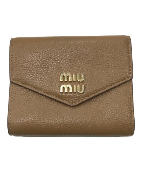 MIU MIU（ミュウミュウ）MIU MIU (ミュウミュウ) 3つ折り財布 ベージュの古着・服飾アイテム