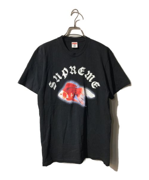 SUPREME（シュプリーム）SUPREME (シュプリーム) SASQUATCHfabrix. (サスクワッチファブリックス) Goldfish Tee 金魚 プリント Tシャツ ブラック サイズ:Ｍの古着・服飾アイテム