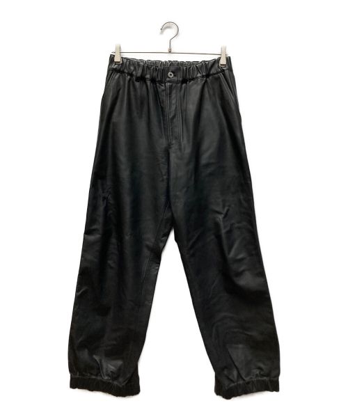 ISAMU KATAYAMA BACKLASH（イサムカタヤマ・バックラッシュ）ISAMU KATAYAMA BACKLASH (イサムカタヤマ・バックラッシュ) MONOCHROME LUXURY STEER EASY PANTS ブラック サイズ:Mの古着・服飾アイテム