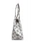 GUESS (ゲス) VIKKY Tote ホワイト：4800円