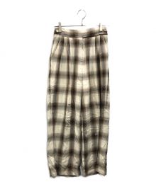 PHEENY（フィーニー）の古着「Rayon ombre check 2tuck slacks」｜ベージュ