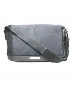 BROOKSブルックス）の古着「STRAND MESSENGER BAG 15LT」｜ブラック