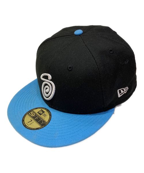 stussy（ステューシー）stussy (ステューシー) New Era (ニューエラ) キャップ ブラック×ブルー サイズ:7 1/2(59.6cm)の古着・服飾アイテム