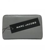 MARC JACOBSマークジェイコブス）の古着「コンパクトウォレット」｜グレー