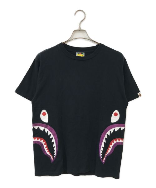 A BATHING APE（アベイシングエイプ）A BATHING APE (ア ベイシング エイプ) シャークプリントTEE ブラック サイズ:Mの古着・服飾アイテム