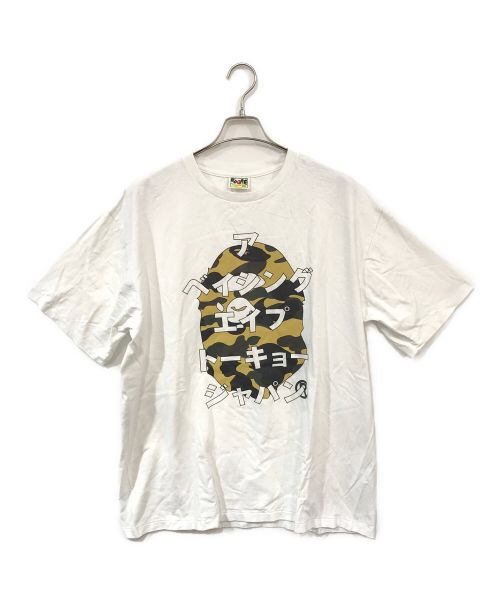 A BATHING APE（アベイシングエイプ）A BATHING APE (アベイシングエイプ) 1ST CAMO BAPE KATAKANA TEE ホワイト サイズ:2XLの古着・服飾アイテム