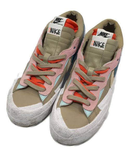 NIKE（ナイキ）NIKE (ナイキ) sacai (サカイ) KAWS (カウズ) BLAZER LOW ベージュ サイズ:26.5㎝の古着・服飾アイテム