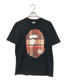 A BATHING APE（アベイシングエイプ）の古着「タータンチェックロゴTシャツ」｜ブラック